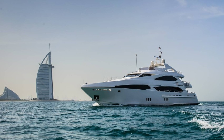 السياحة البحرية في دبي بين الرفاهية والبساطة