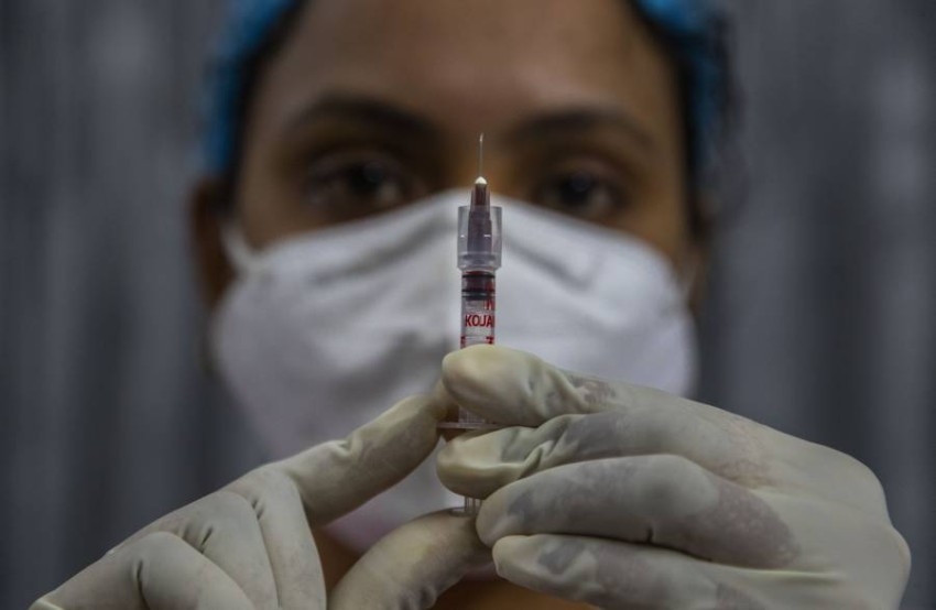 الهند توزع جرعات لقاح كوفيد-19 إيذاناً ببدء أكبر حملة تطعيم في العالم