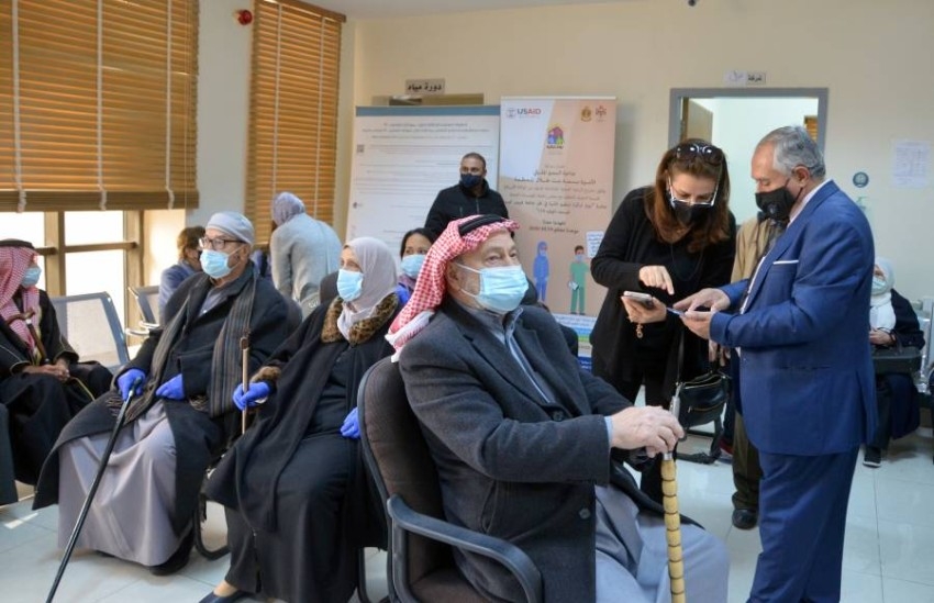 الأردن يحث مواطنيه على التسجيل مع بدء حملة تطعيم ضد فيروس كورونا
