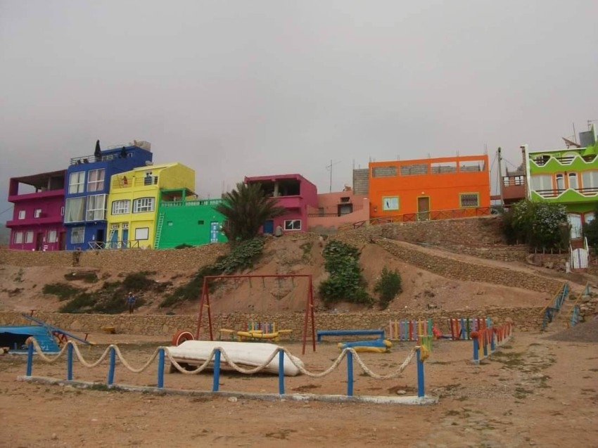 «أَغْرُوض».. قرية مغربية تكتسي ألوان البهجة