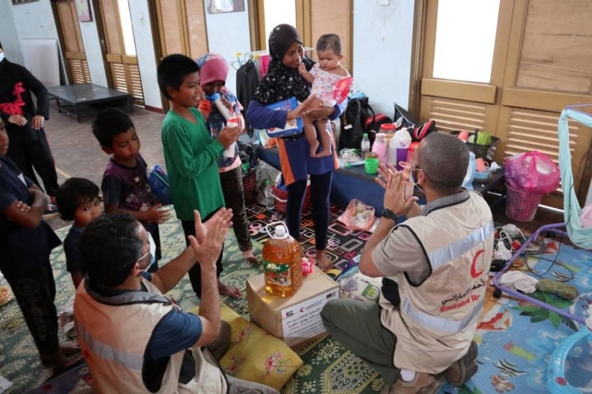 «الهلال الأحمر» يعزز جهوده الإنسانية لصالح المتأثرين من الفيضانات في ماليزيا