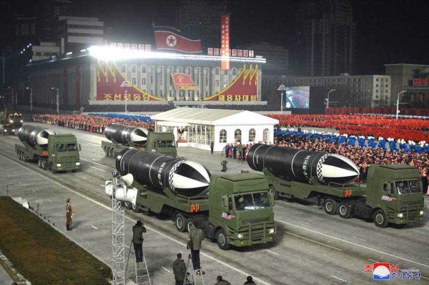 وصفتها بالأقوى عالمياً.. كوريا الشمالية تستعرض صورايخها الجبارة