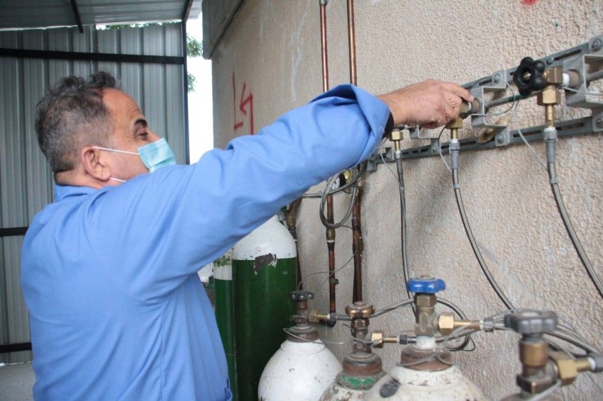 تعادل 5 محطات بالقطاع.. محطة إنتاج الأكسجين الإماراتية تبدأ عملها في غزة