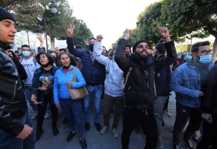 «غضب شعبي».. إخوان تونس يهددون بورقة الشباب لقمع المتظاهرين