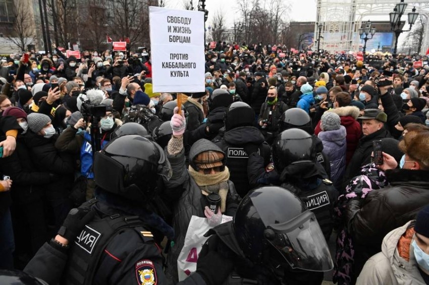 زوجة نافالني ضمن مئات الموقوفين خلال تظاهرات احتجاج في روسيا للإفراج عنه