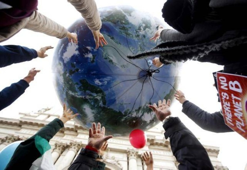 قادة العالم يجتمعون اليوم في قمة افتراضية لبحث سبل التكيُّف مع المناخ