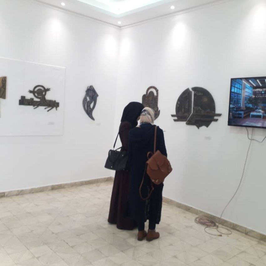 14 فناناً يبدعون 23 منحوتة «ريليف» في غزة