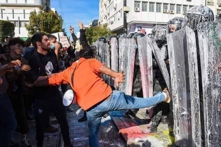 رد على الاعتداءات أم تمرد.. جدل كبير حول احتجاجات نقابات الأمن في تونس