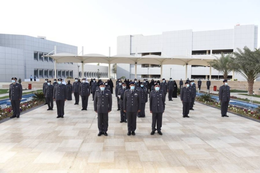 شرطة أبوظبي تخرج 54 منتسباً لدورة «الضبطية القضائية»