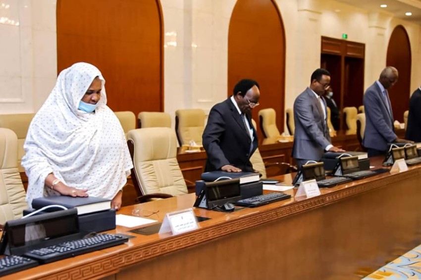 السودان.. حمدوك يطالب الحكومة الجديدة بإخراج البلاد من أزماتها