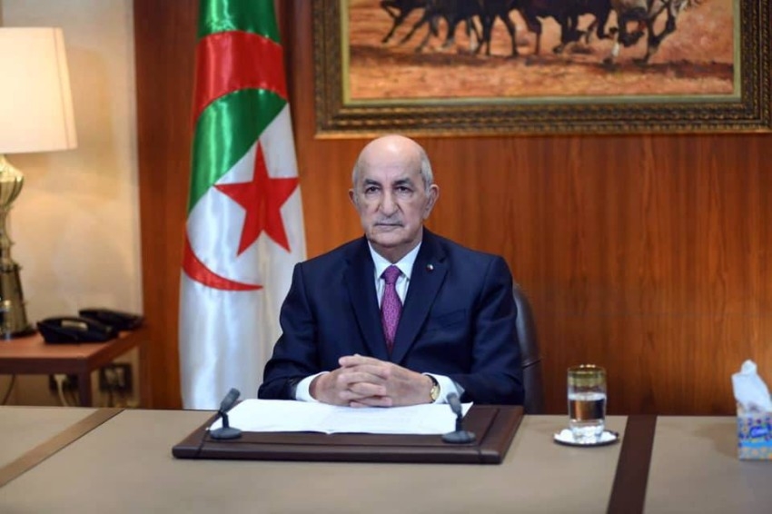 الجزائر.. حلّ البرلمان والعفو عن معتقلين