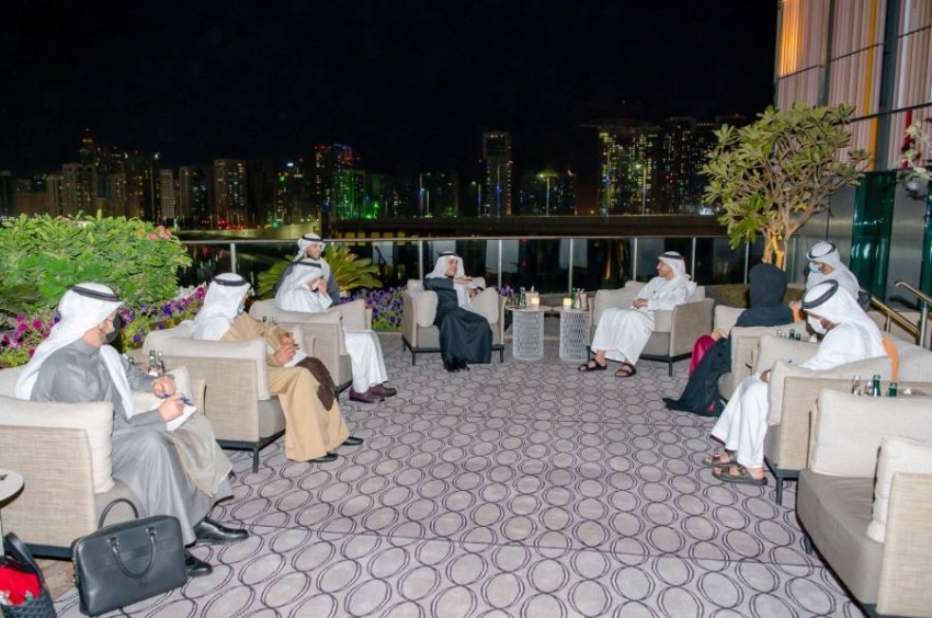 عبدالله بن زايد ووزير خارجية الكويت يبحثان العلاقات الأخوية بين البلدين