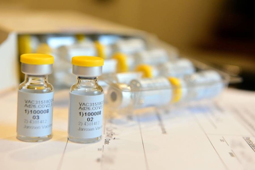 البحرين أول دولة تقر الاستخدام الطارئ للقاح «جونسون آند جونسون»