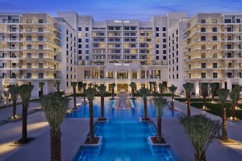 جزيرة ياس تعزز خيارات السياحة الداخلية لديها بافتتاح فندق هيلتون