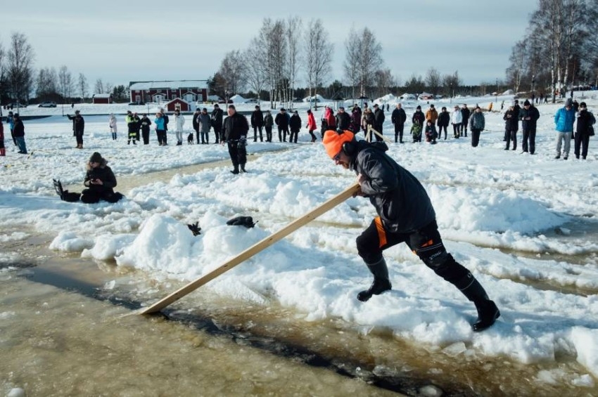 مغامرة فنلندية لدخول غينيس بأكبر «جولة مرح جليدية»