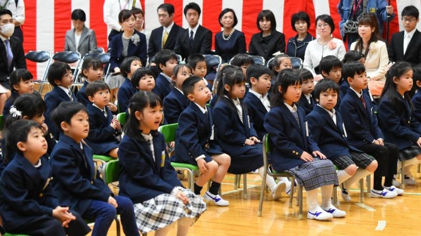 شهادة بعدم صبغ الشعر شرط دخول مدارس طوكيو