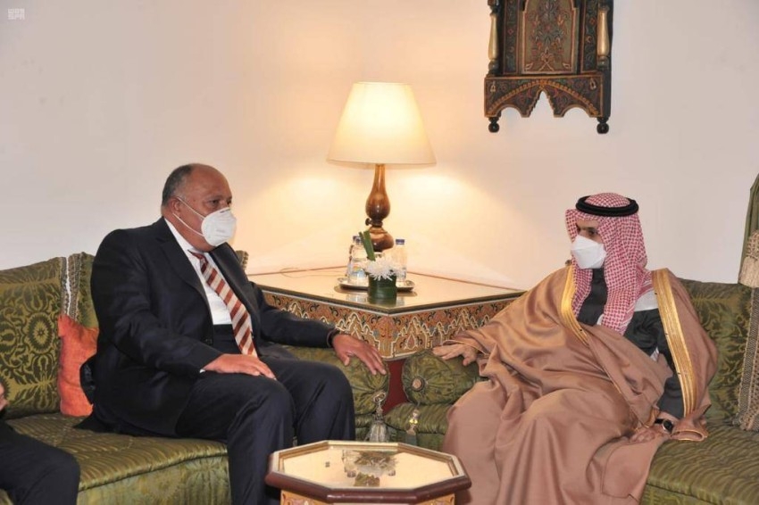 وزير الخارجية السعودي يلتقي نظيره المصري
