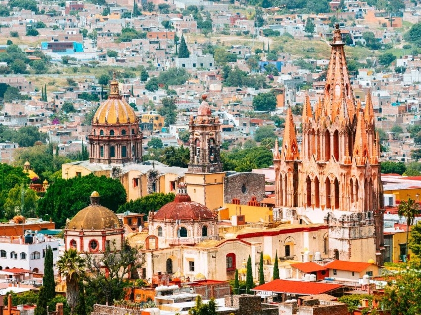 المكسيك تستقطب السياح بحضارة الآزتيك ومهرجان الموتى ومنتجعات الكاريبي