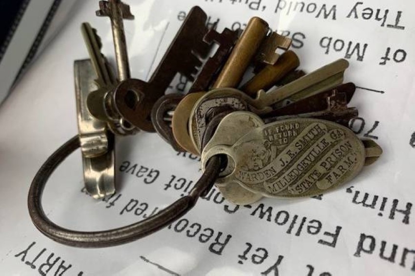 تغيير 600 مفتاح بسجن ألماني بسبب رسالة «واتساب»