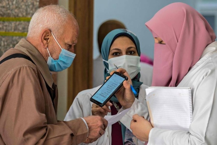 مصر تبدأ حملة التطعيم بلقاح كوفيد-19 لعامة الشعب