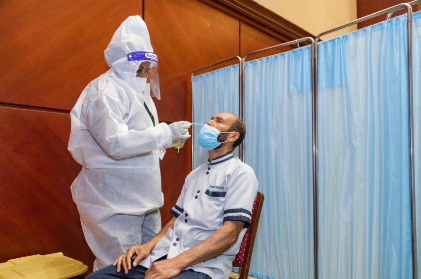 جامعة عجمان تفتتح مركزاً للفحص والتطعيم ضد كوفيد-19