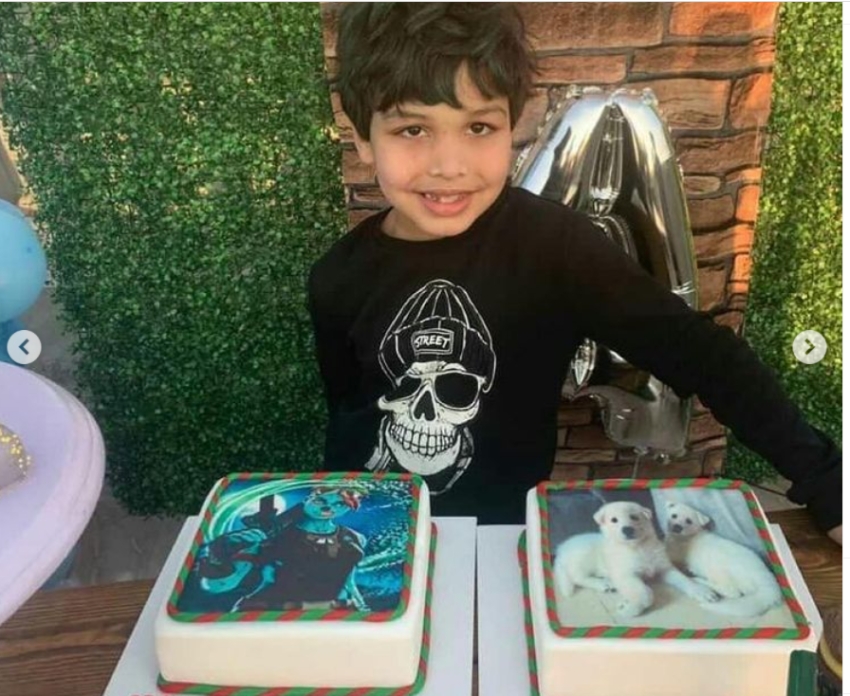 أحمد إبراهيم يحتفل بعيد ميلاد ابنه برفقة أم طفليه