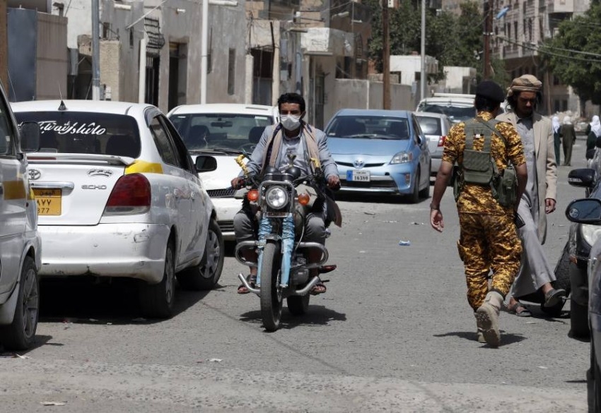 الحوثيون يتكتمون على إصابات ووفيات بفيروس كورونا بين قياداتهم