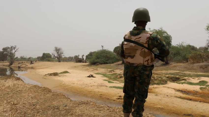 مقتل 14 شخصاً في هجوم لمسلحين على قاعدة عسكرية بنيجيريا