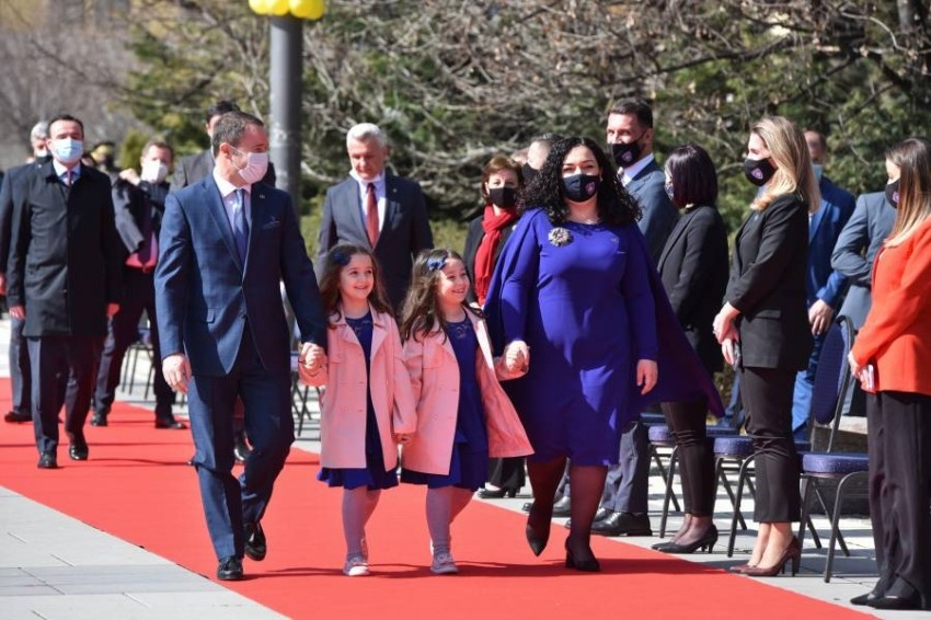 أصغر رئيسة في المنصب.. رئيسة كوسوفو تؤدي اليمين