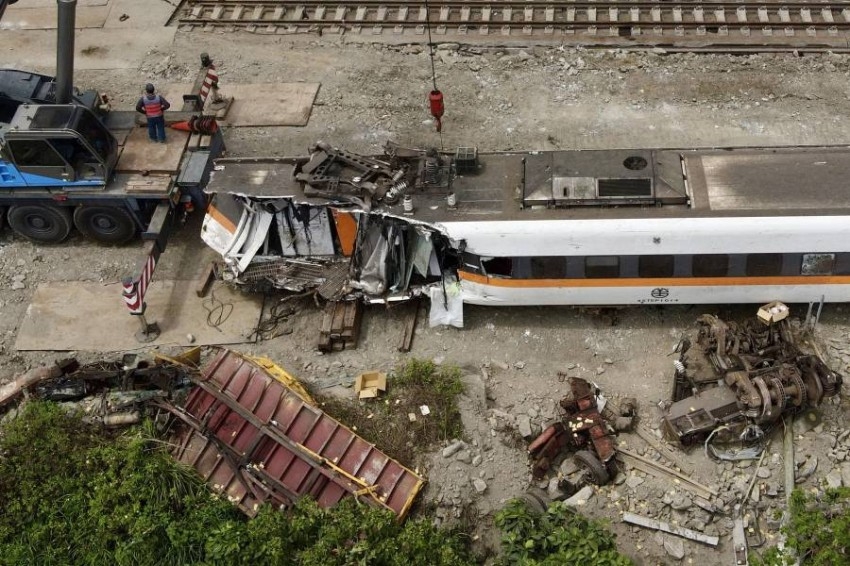 تايوان.. سائق «القطار المنكوب» بذل ما بوسعه لتفادي الكارثة