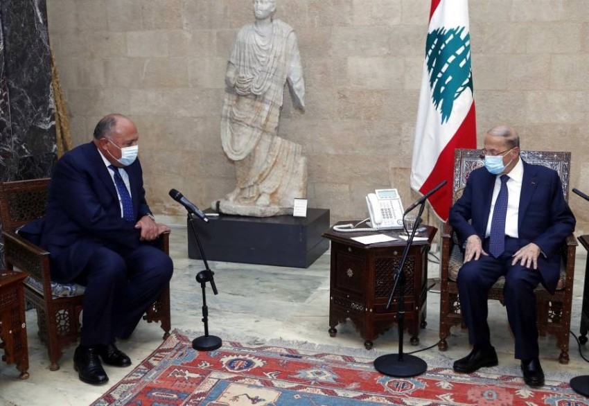 الرئيس اللبناني يلتقي بوزير الخارجية المصري
