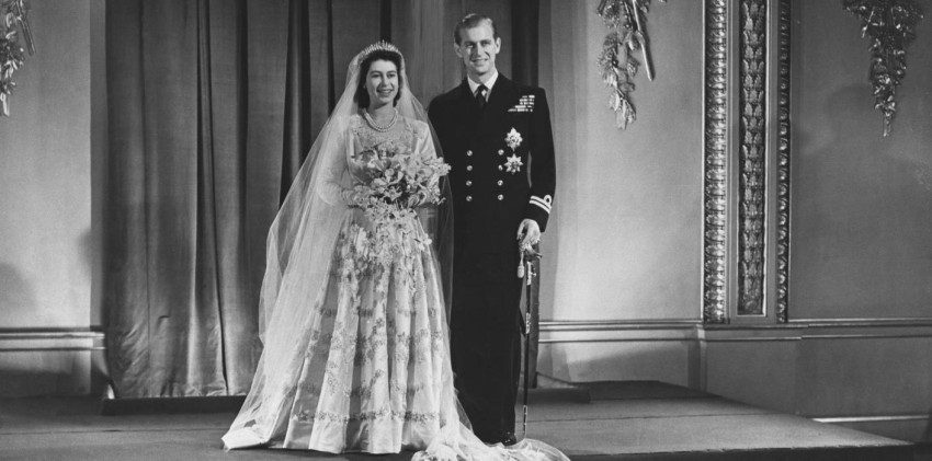 تفاصيل وأسرار فستان زفاف الملكة إليزابيث من الأمير فيليب