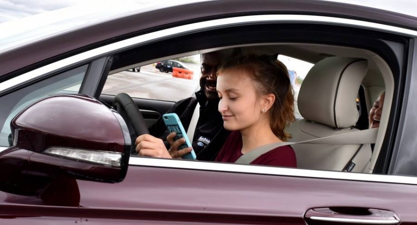 دراسة جديدة: مكالمات الفيديو تشتت انتباه السائقين