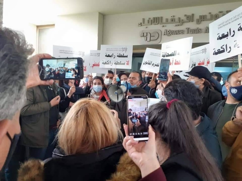 تونس.. احتجاجات على محاولات الإخوان السيطرة على الإعلام