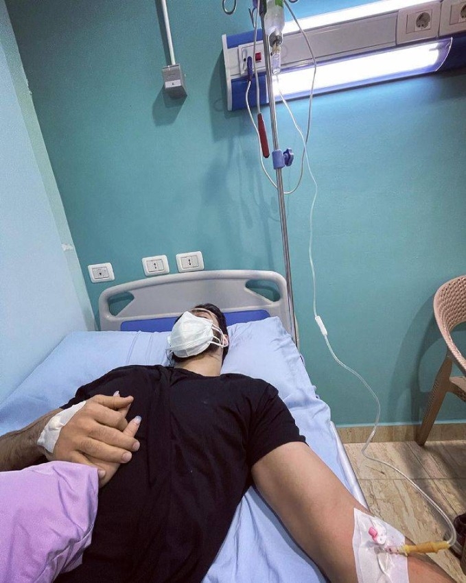 محمد عامر يتعرض لوعكة صحية.. ونقله إلى المستشفى