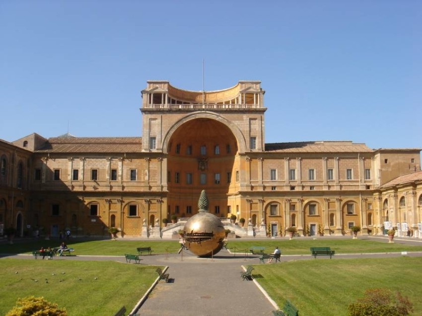 متاحف الفاتيكان تعيد فتح أبوابها في 3 مايو