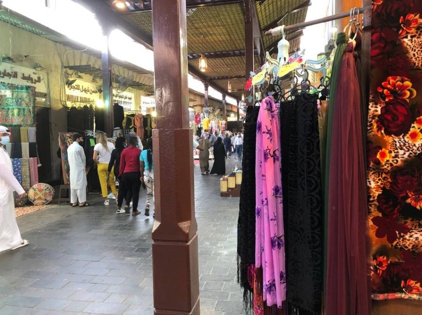 سوق الأقمشة في دبي.. تسوق وسياحة بنكهة التراث