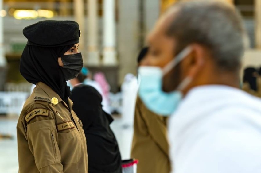 خبراء: جنديات المسجد الحرام خطوة ثورية في تمكين المرأة السعودية