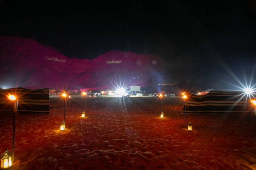 «صحراء مليحة» تستقطب رواد «التواصل» بأجواء رمضان