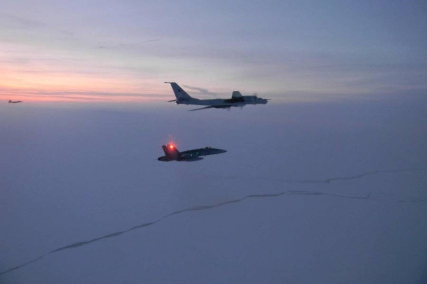 مقاتلة روسية ترافق طائرة استطلاع أمريكية فوق المحيط الهادئ