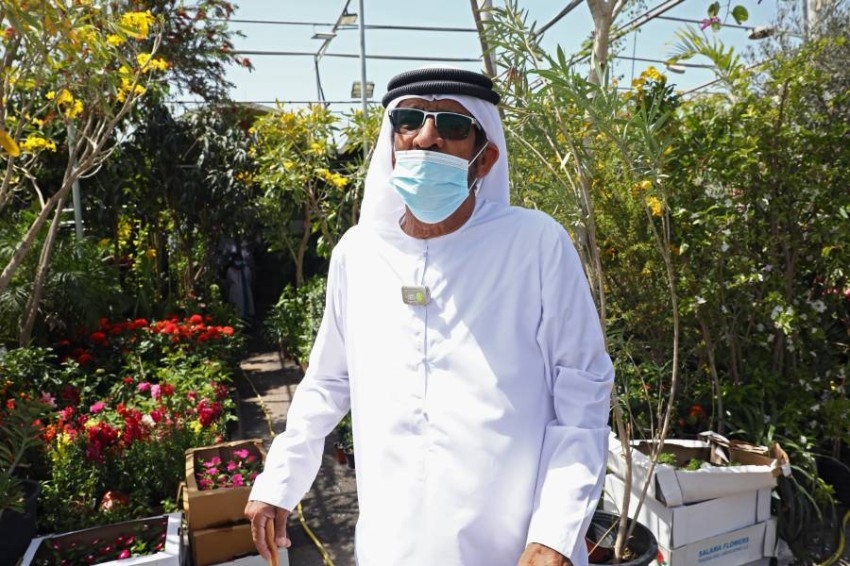 1000 صنف يكتظ بها سوق النباتات في أبوظبي