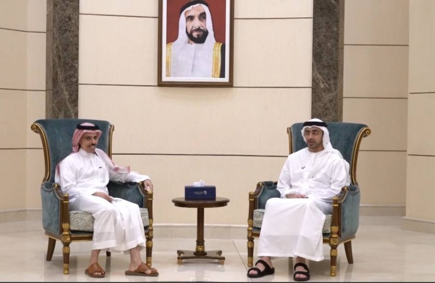 عبدالله بن زايد يستقبل وزير الخارجية السعودي