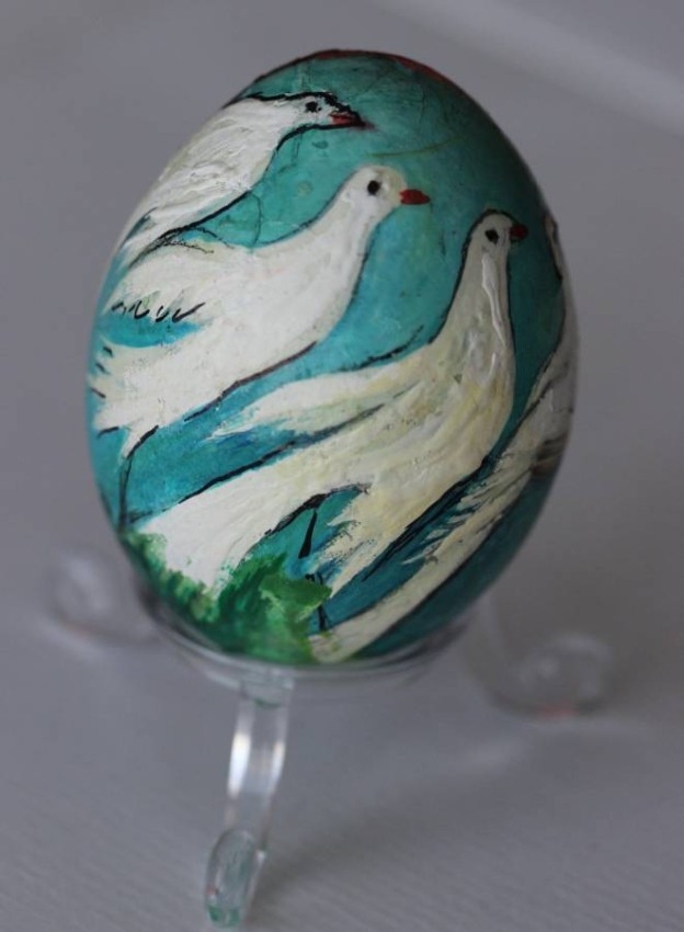 مبدعون يحتفلون بـ«شم النسيم» بتحويل البيض إلى لوحات فنية