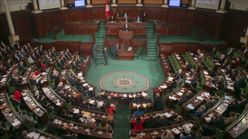 تونس.. النهضة وحلفاؤها يحولون جلسة برلمانية عن المحكمة الدستورية إلى «محاكمة» للرئيس