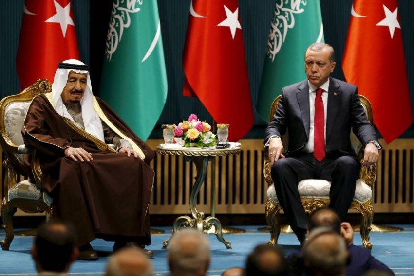 العاهل السعودي يتلقى اتصالاً هاتفياً من الرئيس التركي