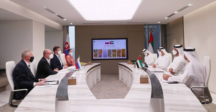 الإمارات وسلوفاكيا تبحثان دعم تطوير التعاون الاقتصادي والاستثماري في البلدين