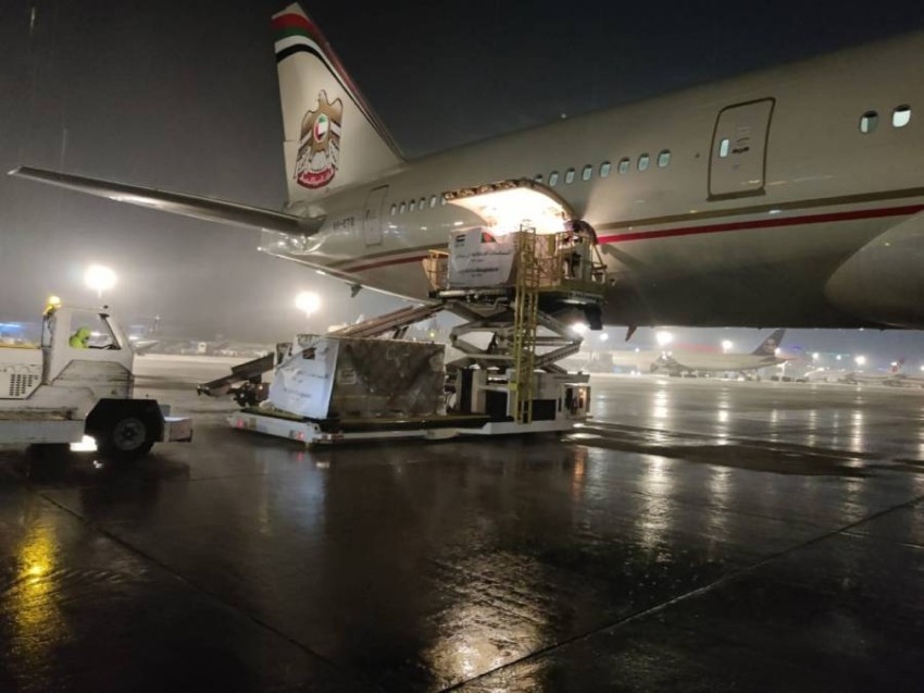 الإمارات ترسل طائرة تحمل 50 طناً مواد غذائية إلى بنغلاديش