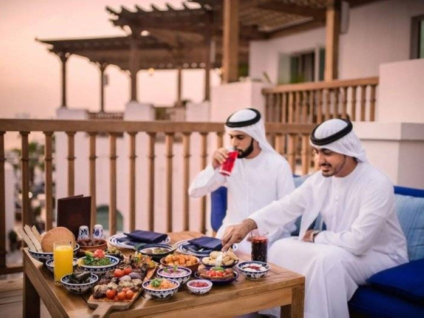 «المطاعم» بند أساسي لإنفاق العائلات في رمضان