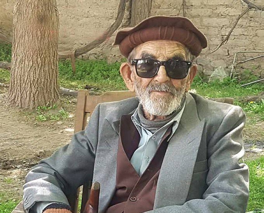 عمره 103 أعوام.. باكستاني يروي تجربته مع لقاح كورونا