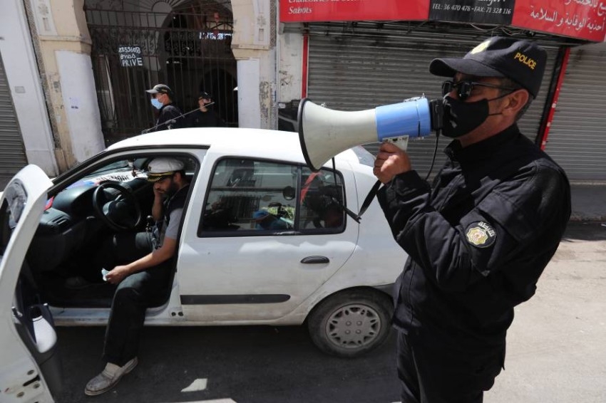 تونس.. غضب ورفض للحظر الشامل واتهامات للحكومة بـ«تجويع الشعب»